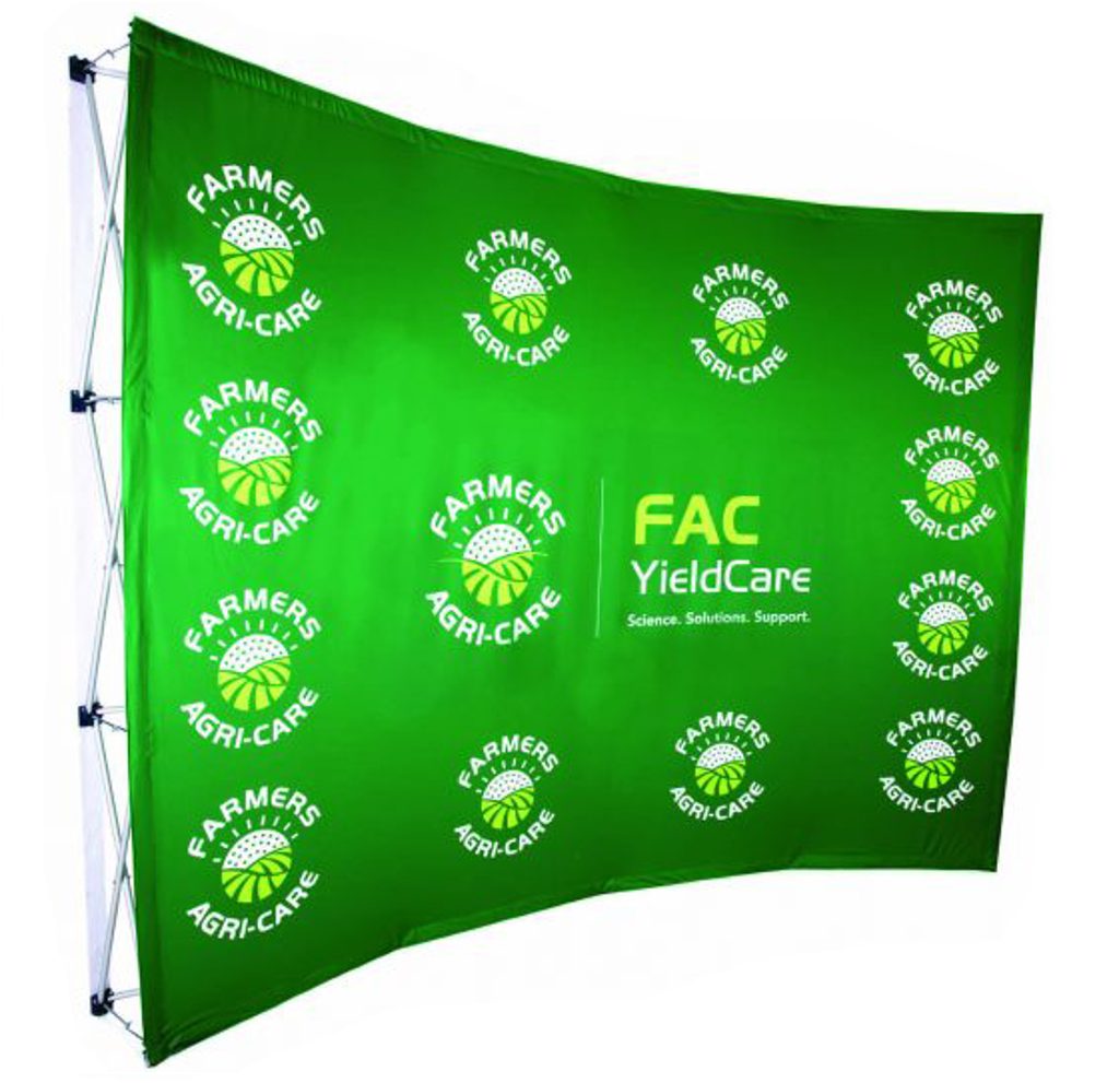 A curved backdrop wall
